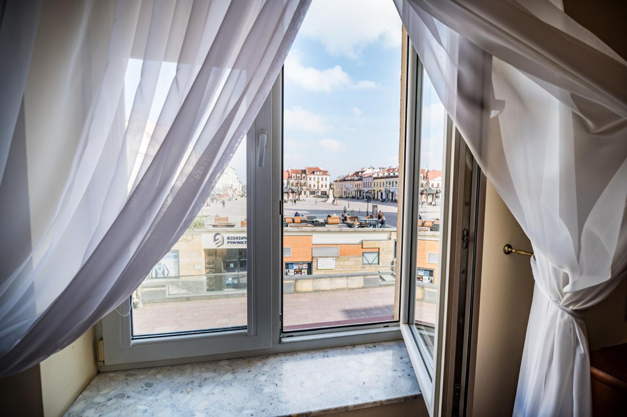 Pod Ratuszem Apartamento Rzeszów Exterior foto